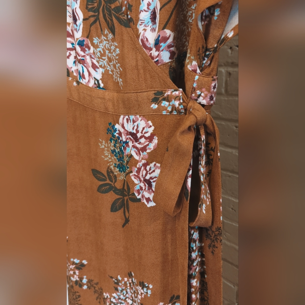 Lovestitch Brown Flutter Sleeve Maxi Dress - Picture 7 of 9